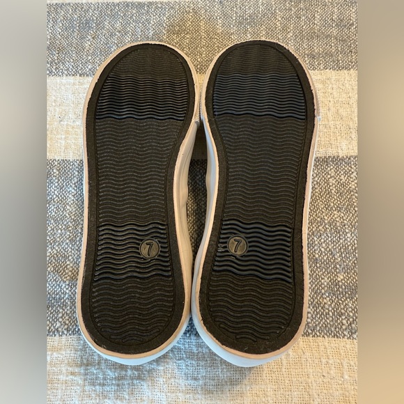 Hand Painted Slip On Shoes Sneakers Women SZ 7 Aztec Design Art to Wear - Picture 7 of 8